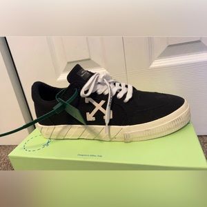 |Off white Vulcanized low| used lightly, clean